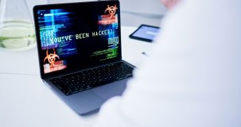 Effektiver Schutz vor Hackerangriffen: Maßnahmen für (Foto: AdobeStock - Sharne T peopleimages.com 618749004)